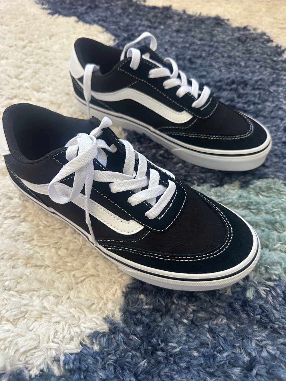 Vans Women’s Brooklyn LS Shoe Size 7.6 Black & White